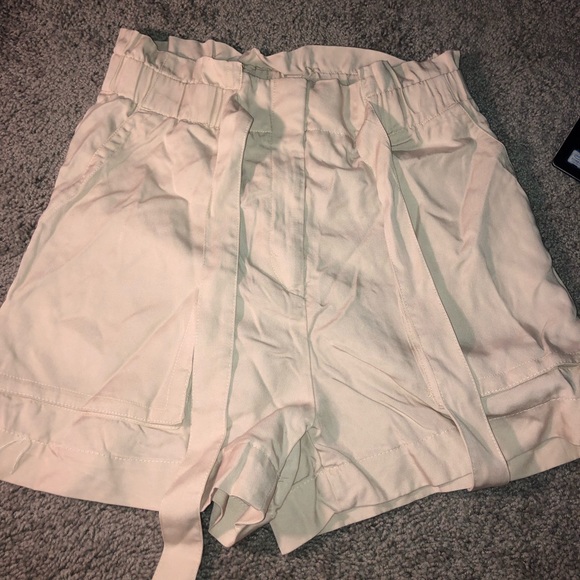 H&M Pants - Paper bag shorts